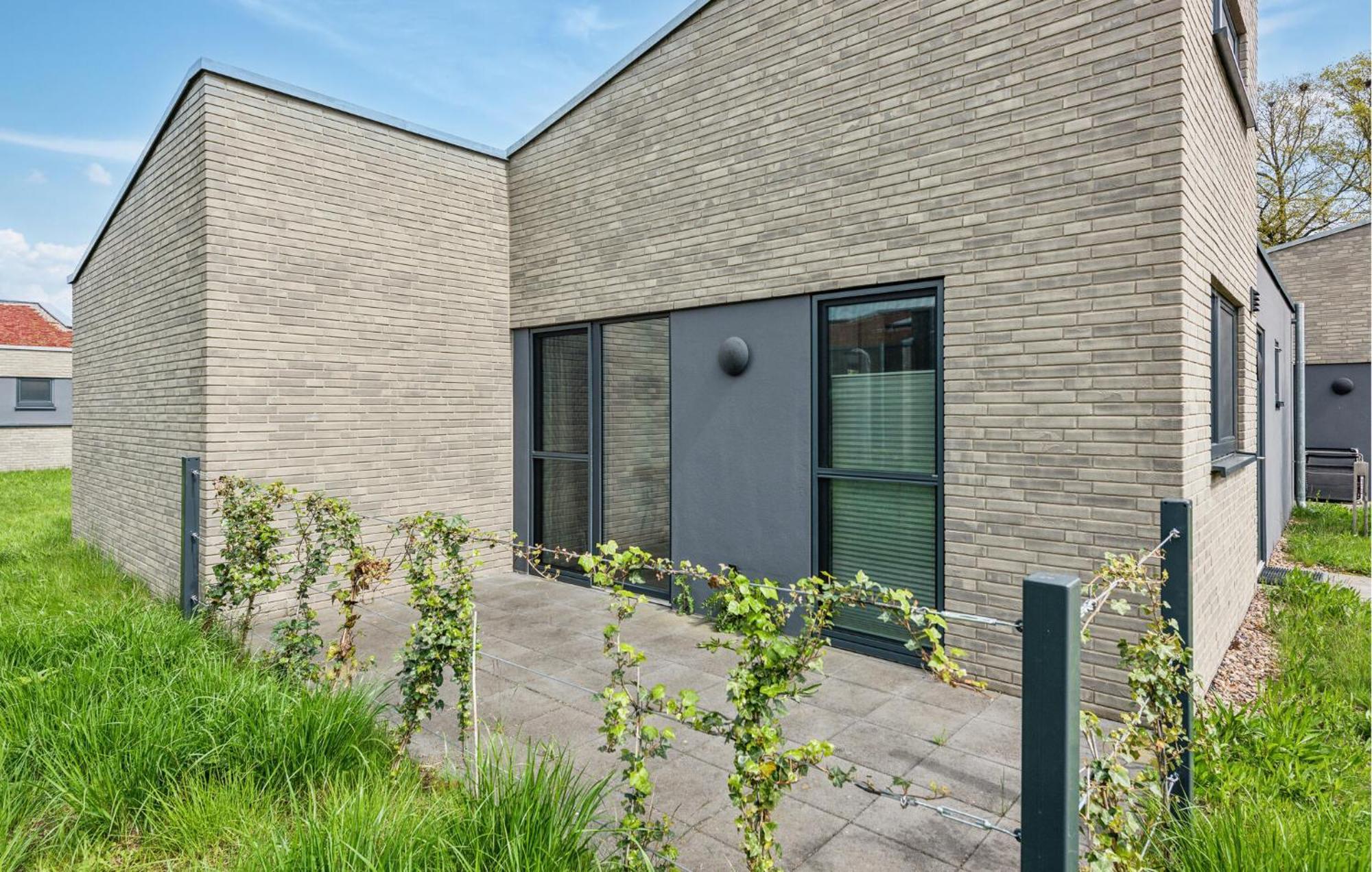 2 Bedroom Cozy Home In Lembruch-Duemmer See Exterior foto